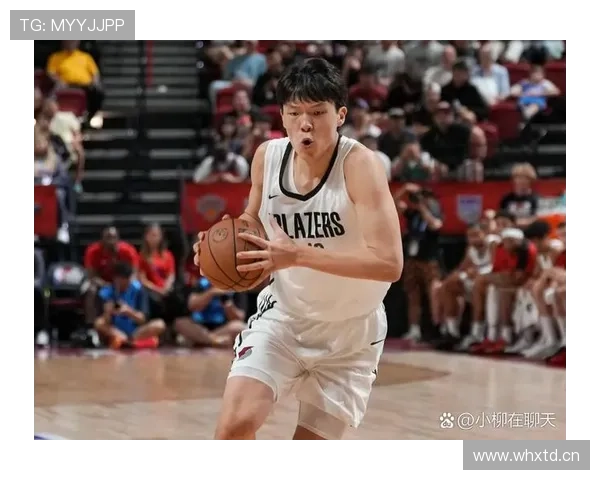 杨瀚森上半场稳得像班长，下了场突然开启贵族模式，反差太刺激了